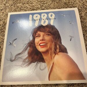 Taylor Swift 1989 Taylor’s Version For Record Player Album Cover Blue and White